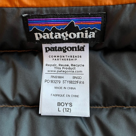 Boys’ Patagonia Down Sweater Vest - Picture 2 of 5